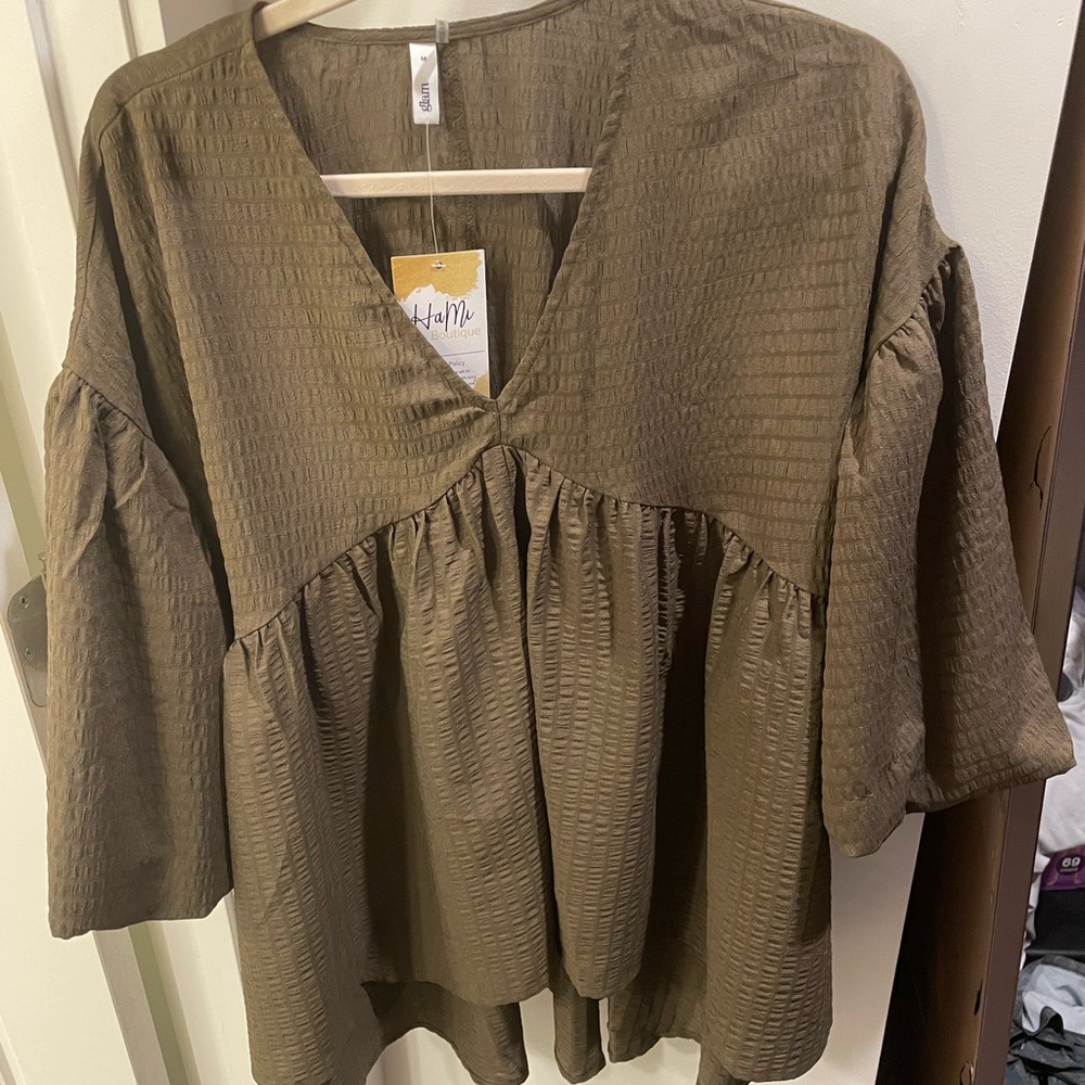 Olive green ballon sleeves boutique blouse- NWT med